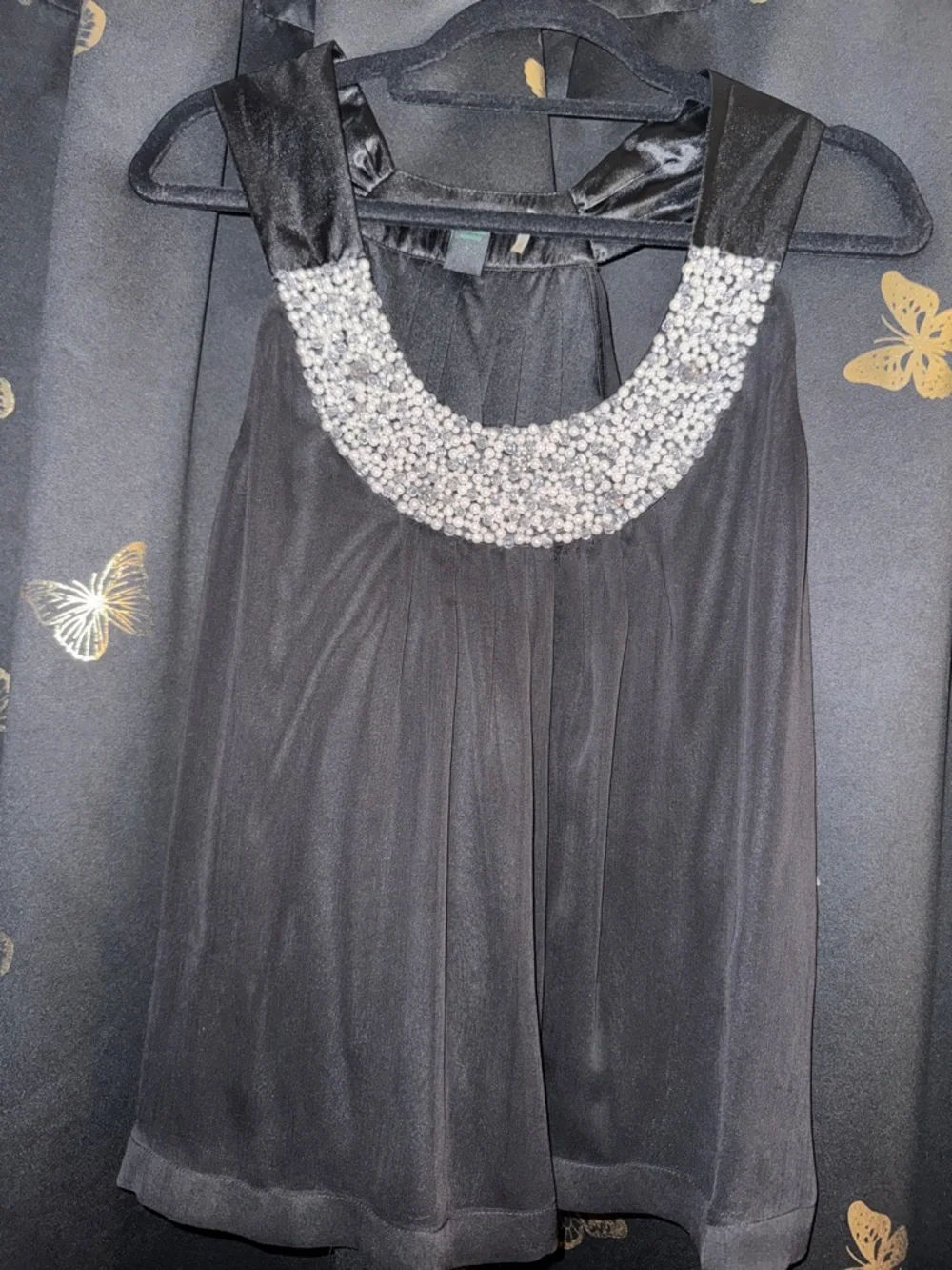 Embellished Black Sleeveless Blouse with Beaded Collar - Picture 1 of 3